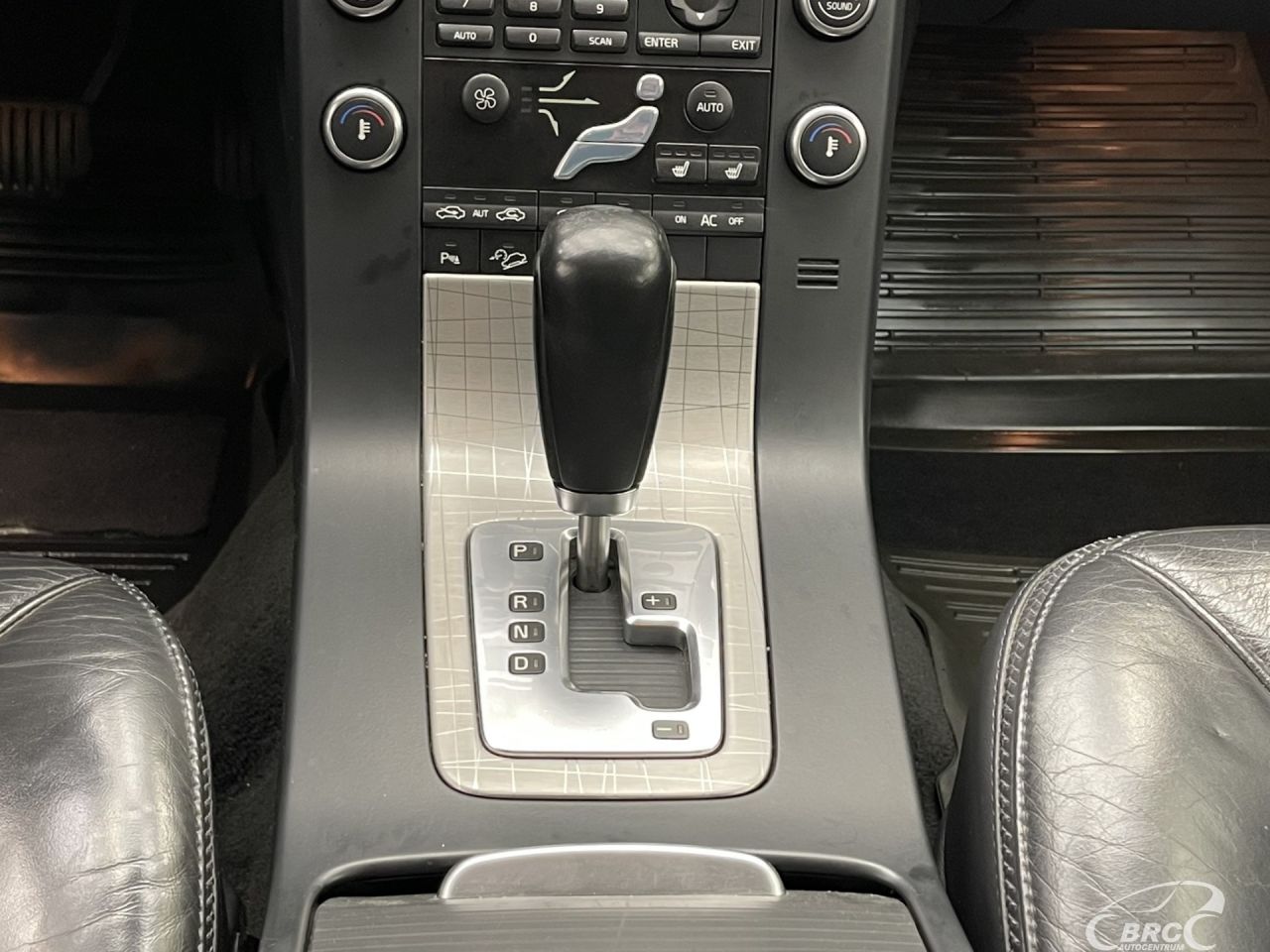 Volvo XC70 | 16