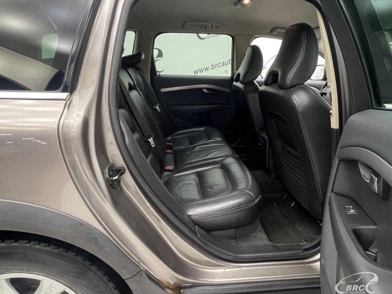 Volvo XC70 | 8