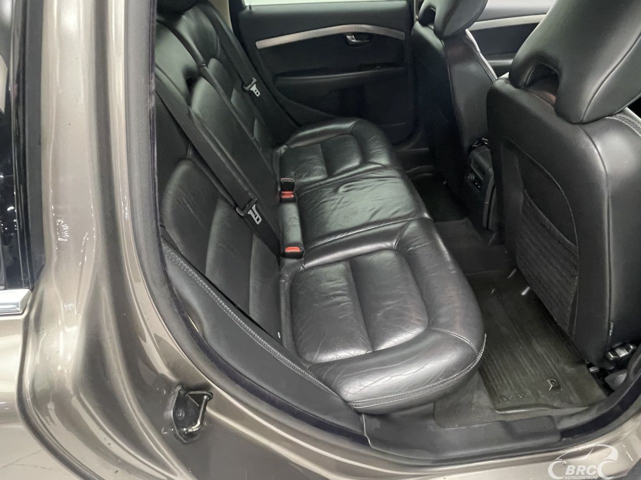 Volvo XC70 | 9