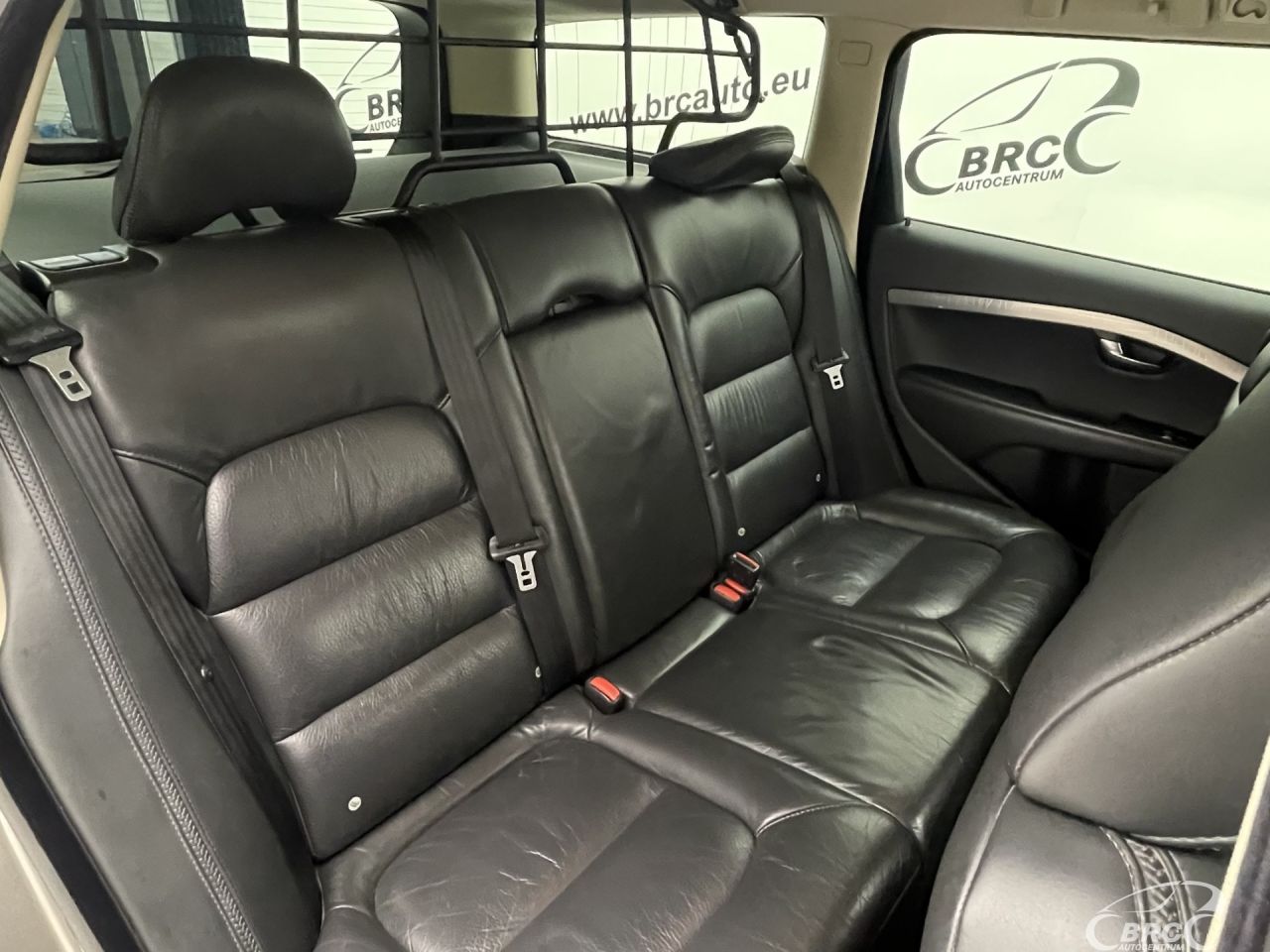 Volvo XC70 | 10