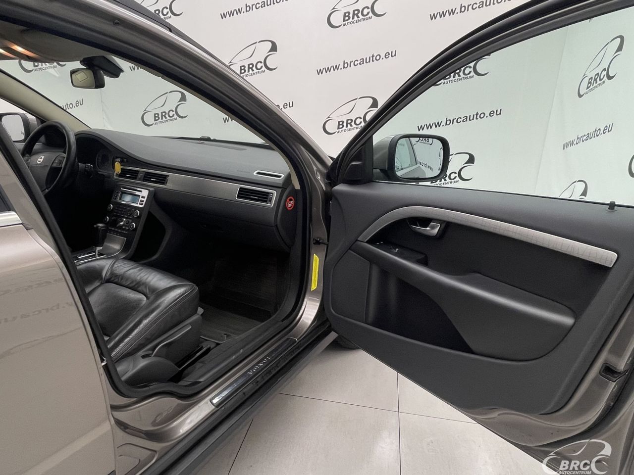 Volvo XC70 | 7