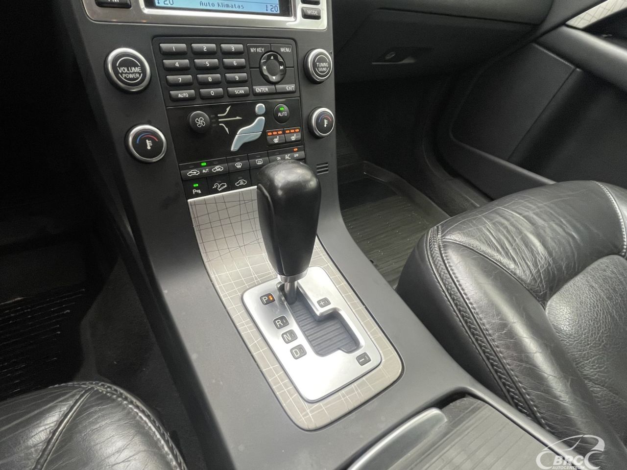 Volvo XC70 | 23