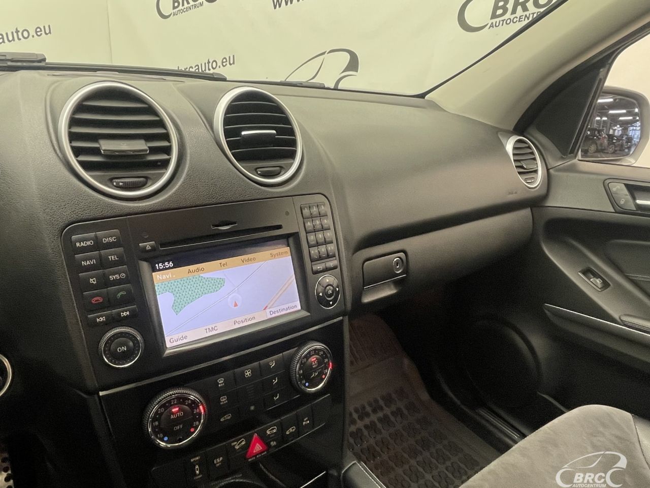 Mercedes-Benz ML350 | 23