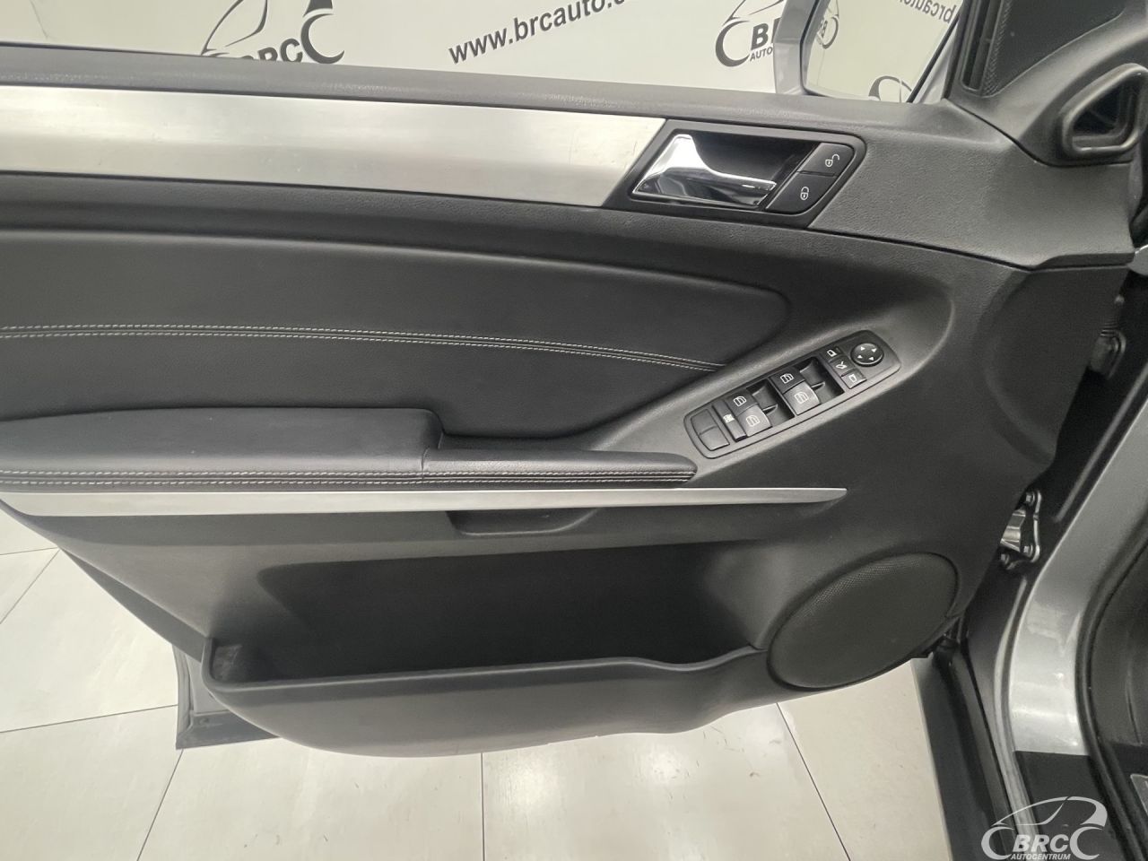 Mercedes-Benz ML350 | 17