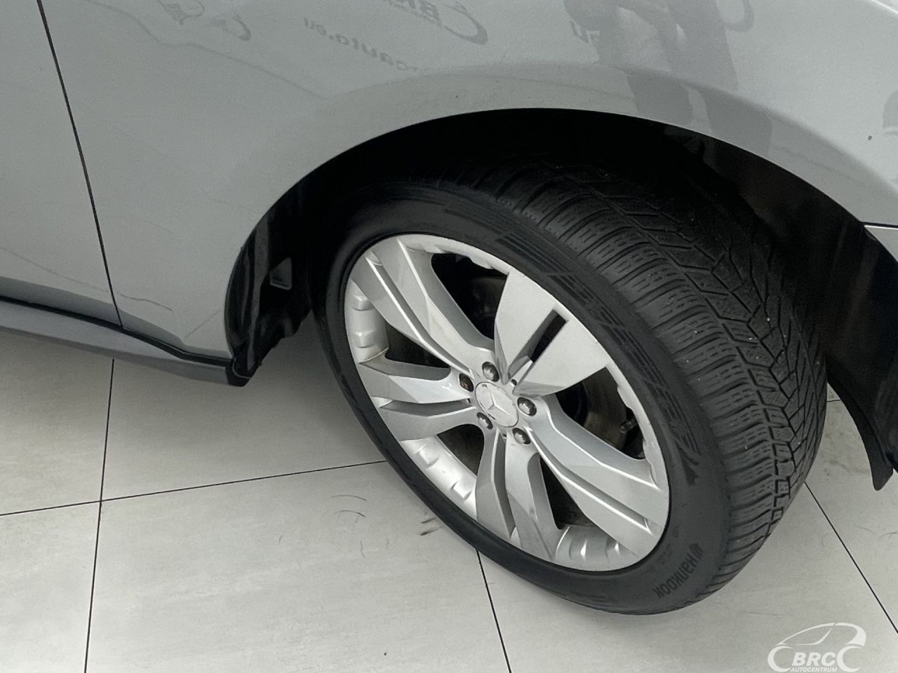 Mercedes-Benz ML350 | 35