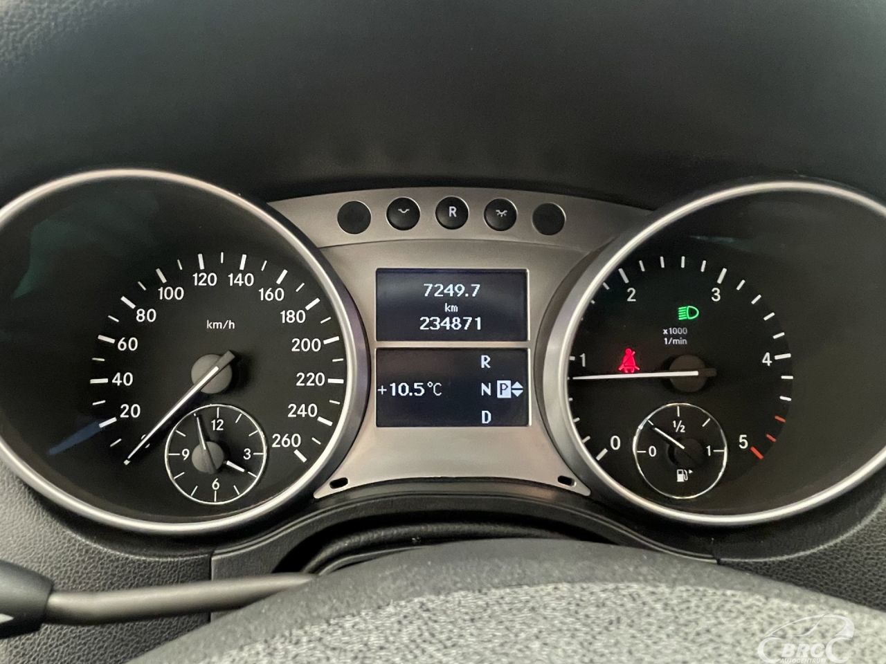 Mercedes-Benz ML350 | 28