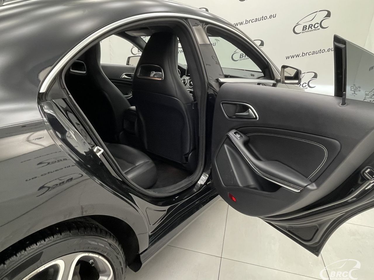 Mercedes-Benz CLA250 | 12