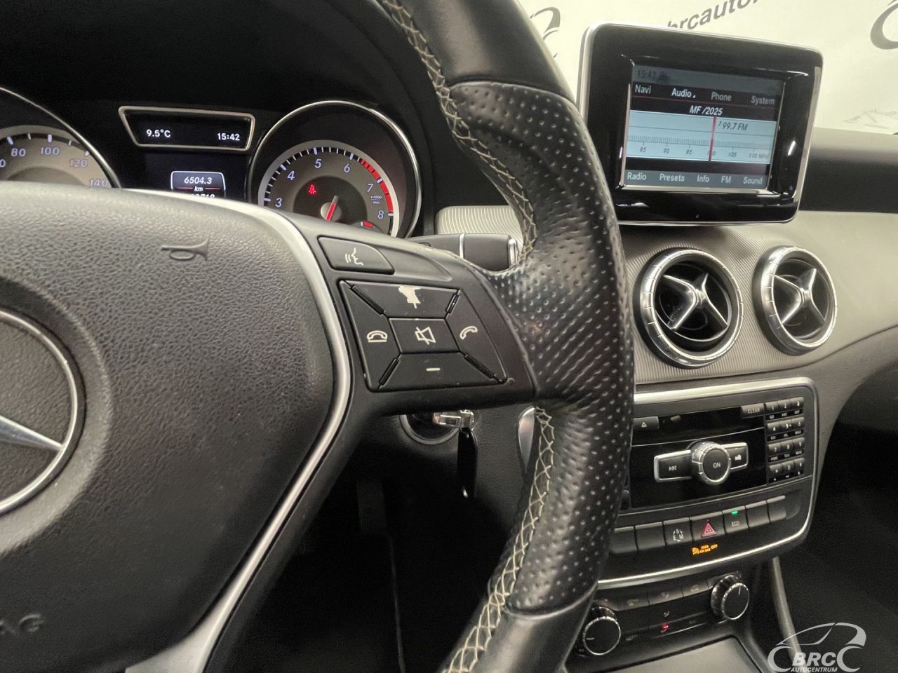 Mercedes-Benz CLA250 | 27