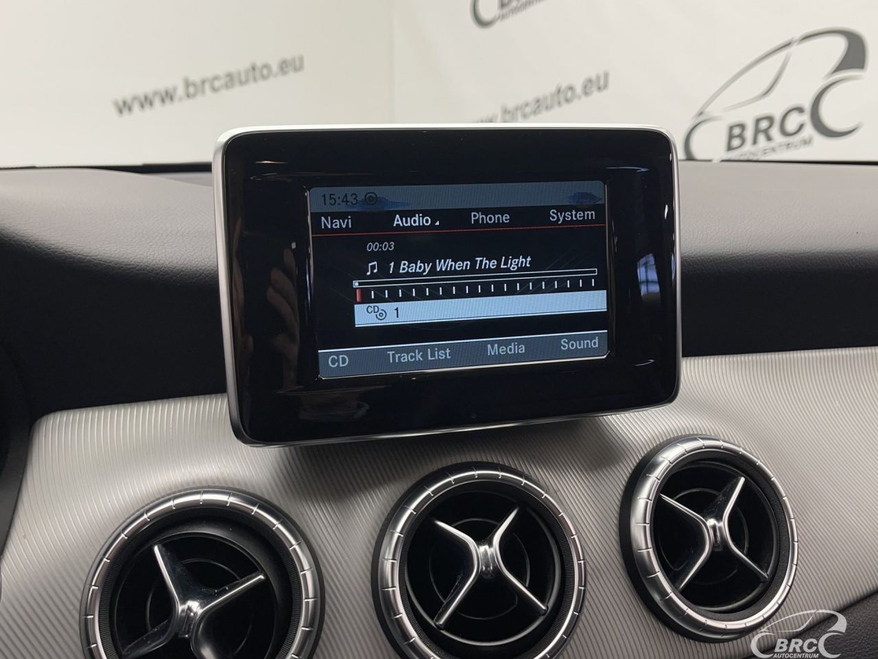 Mercedes-Benz CLA250 | 32