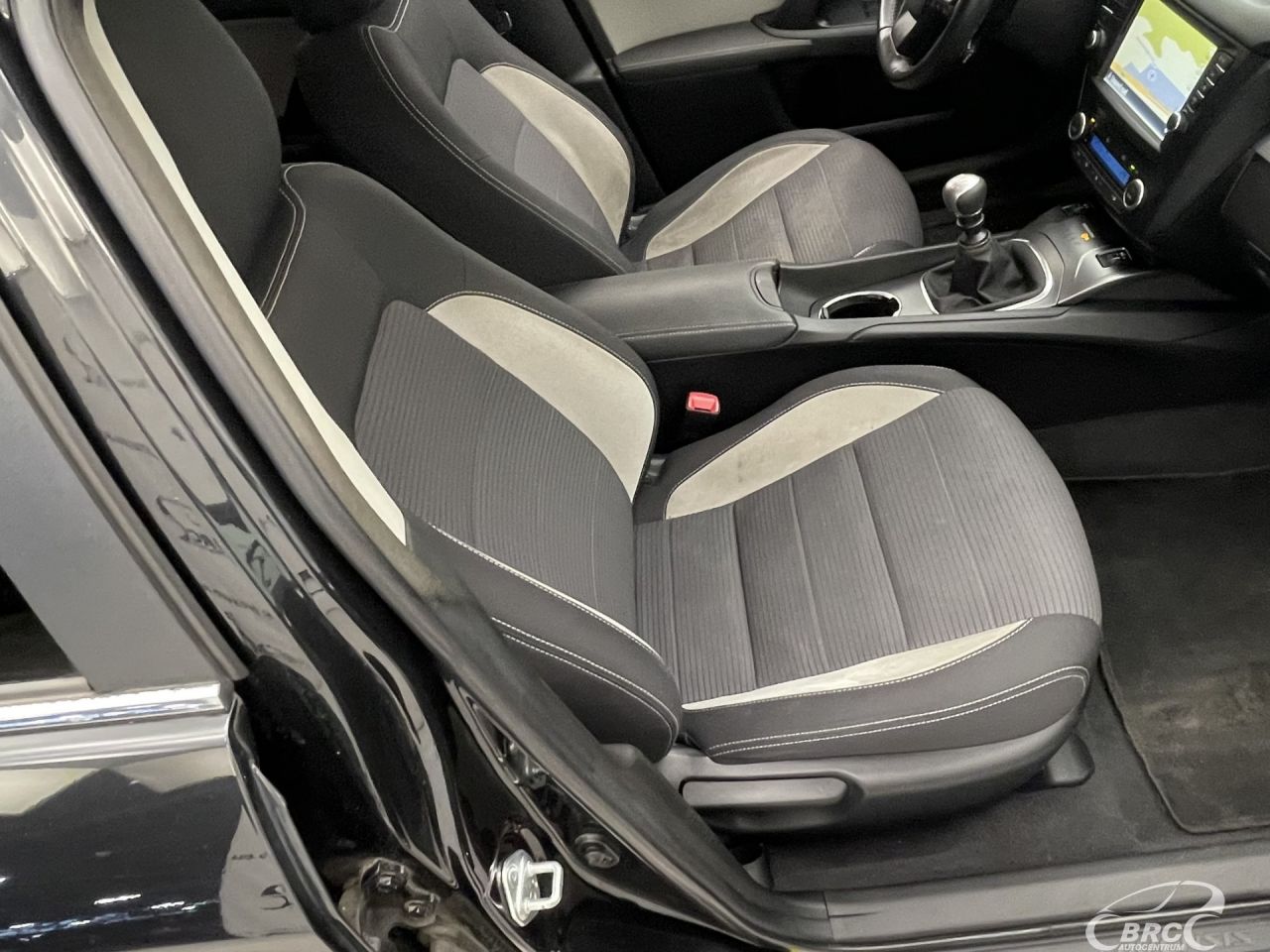 Toyota Avensis | 4