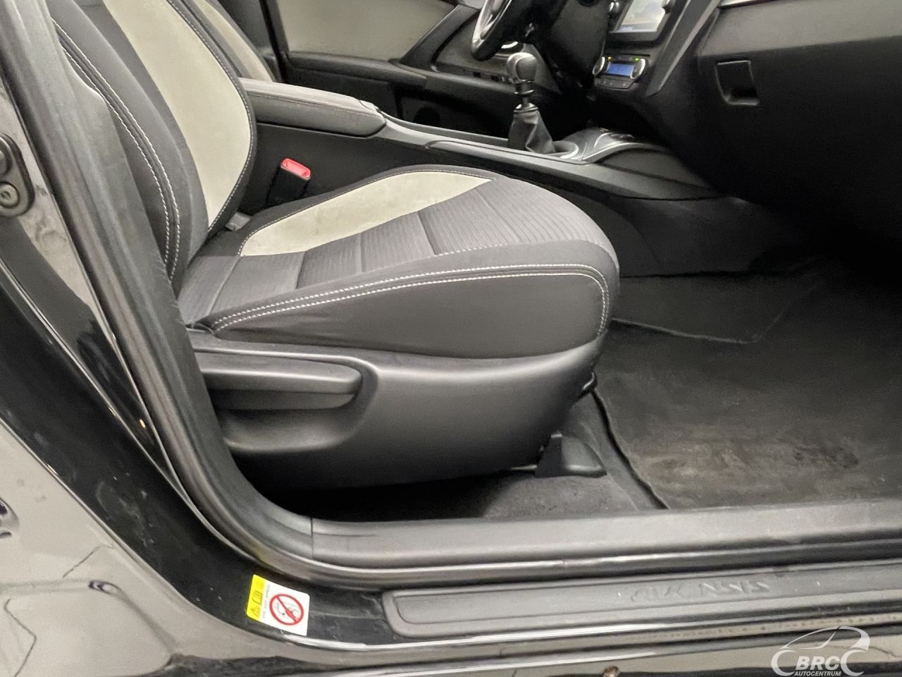 Toyota Avensis | 5