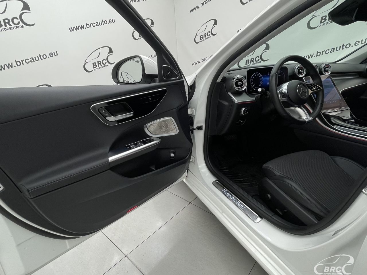 Mercedes-Benz C200 | 17