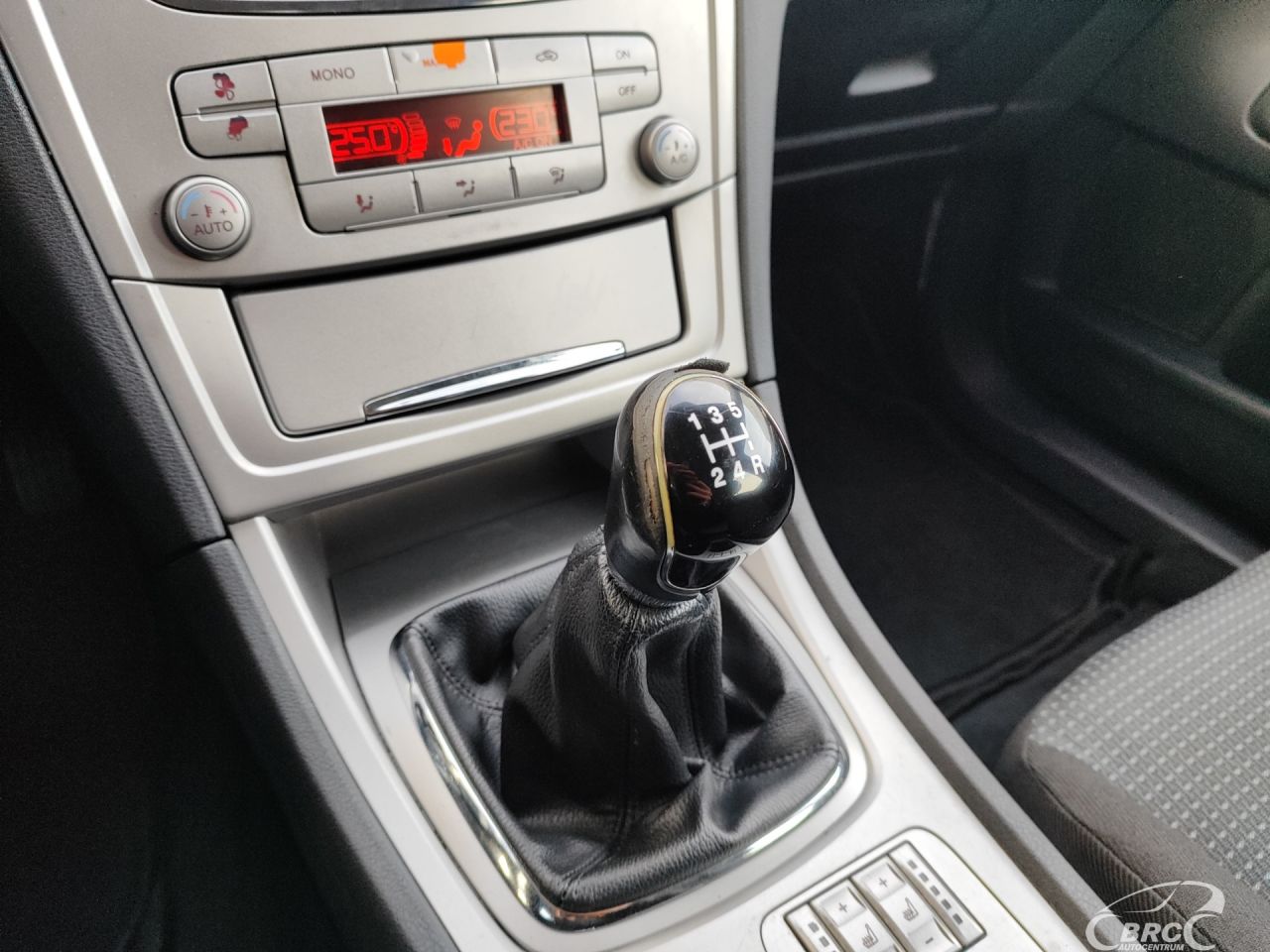 Ford Mondeo | 27