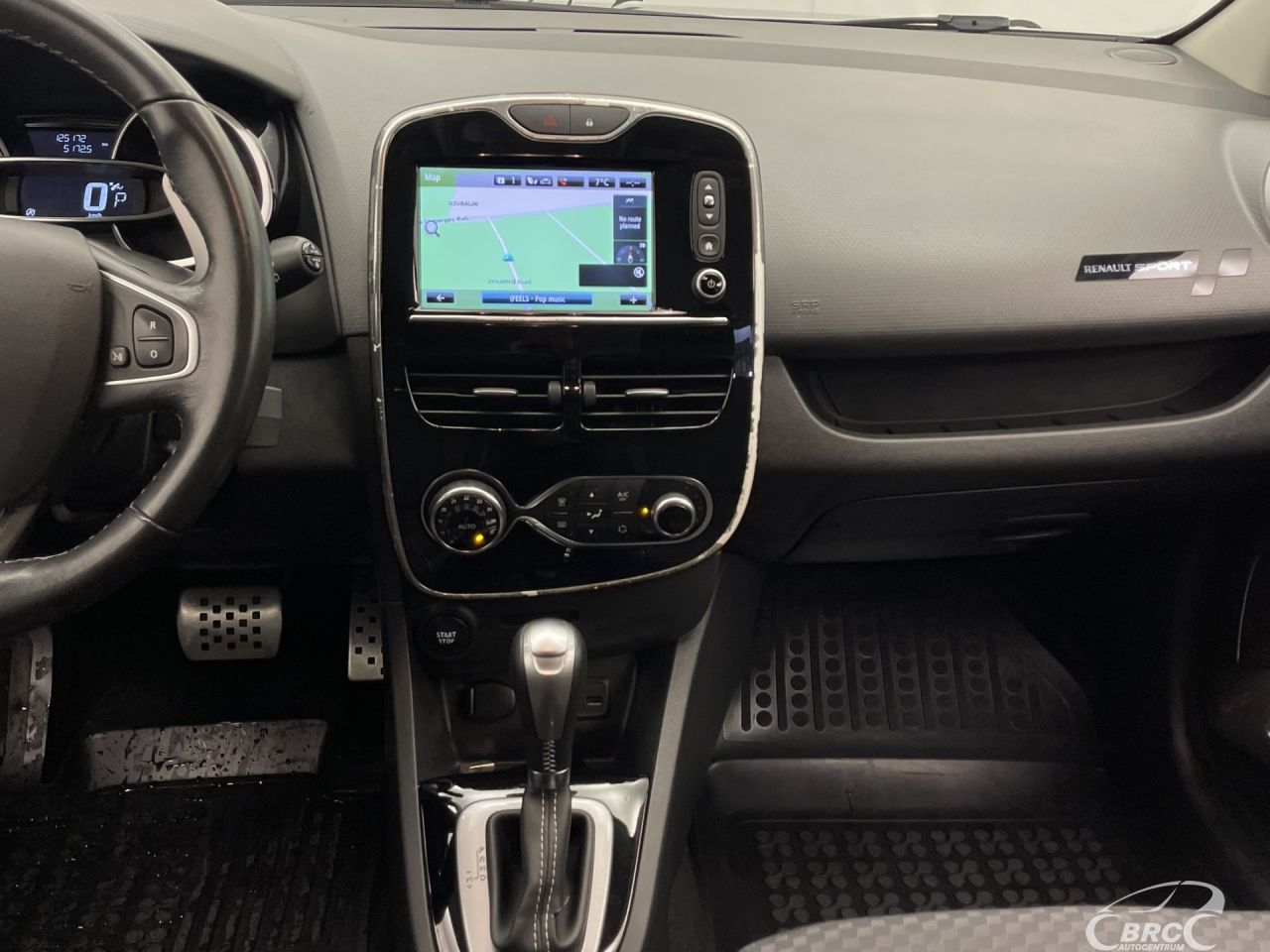 Renault Clio | 28