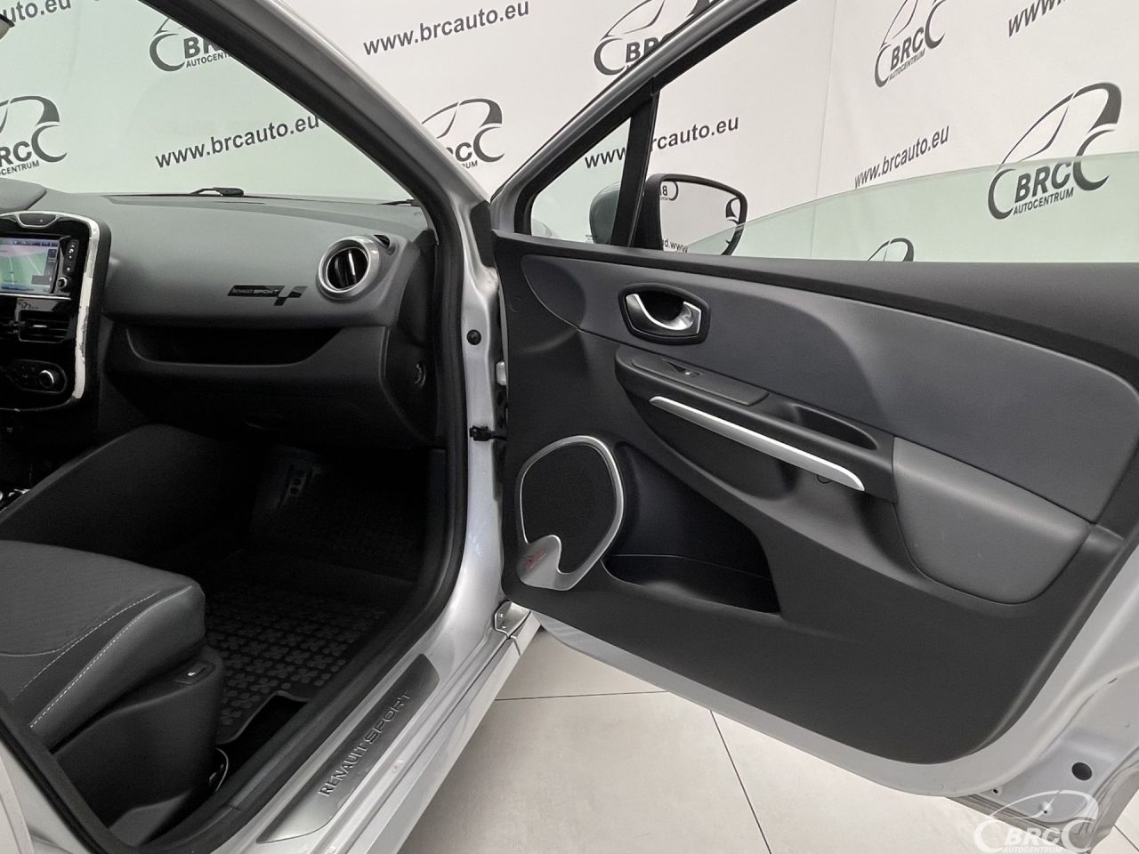 Renault Clio | 16
