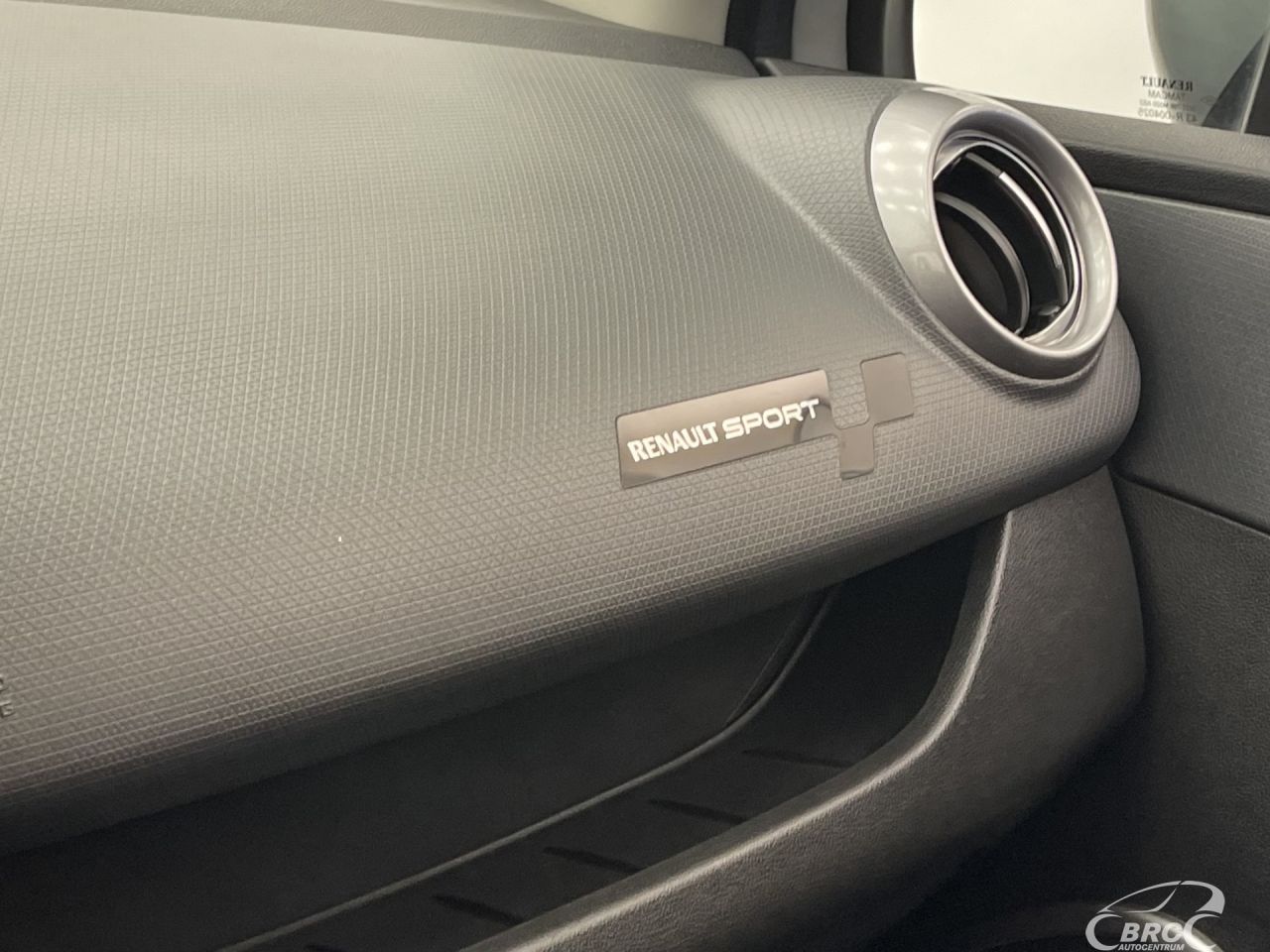 Renault Clio | 54