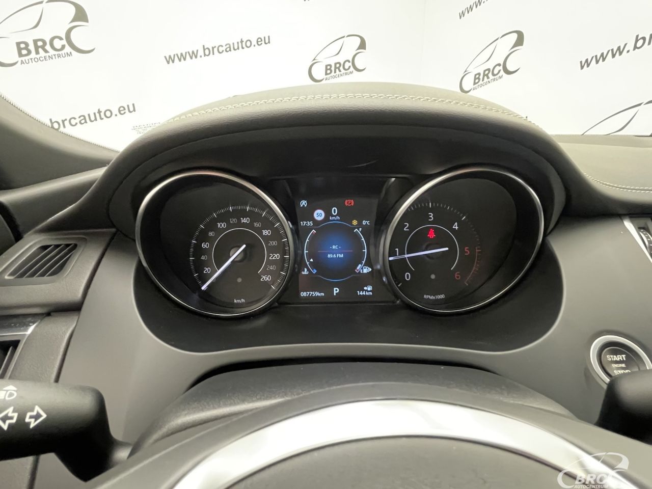 Jaguar E-Pace | 32