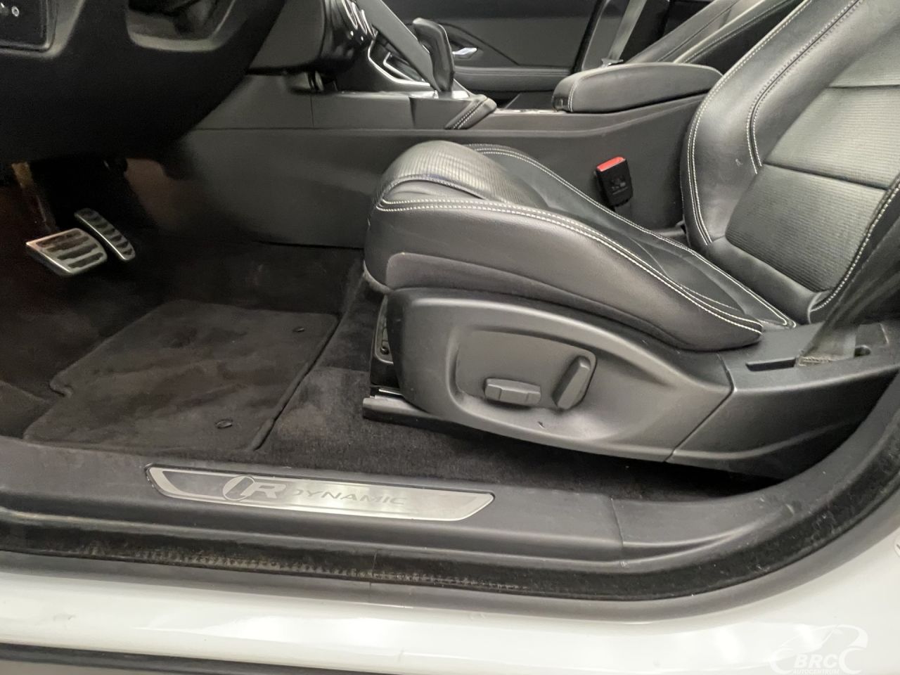 Jaguar E-Pace | 21