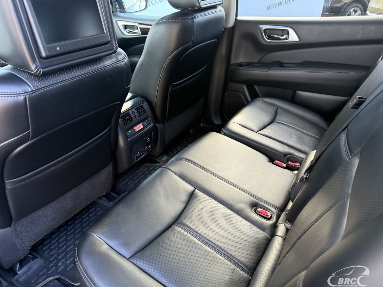 Nissan Pathfinder | 29