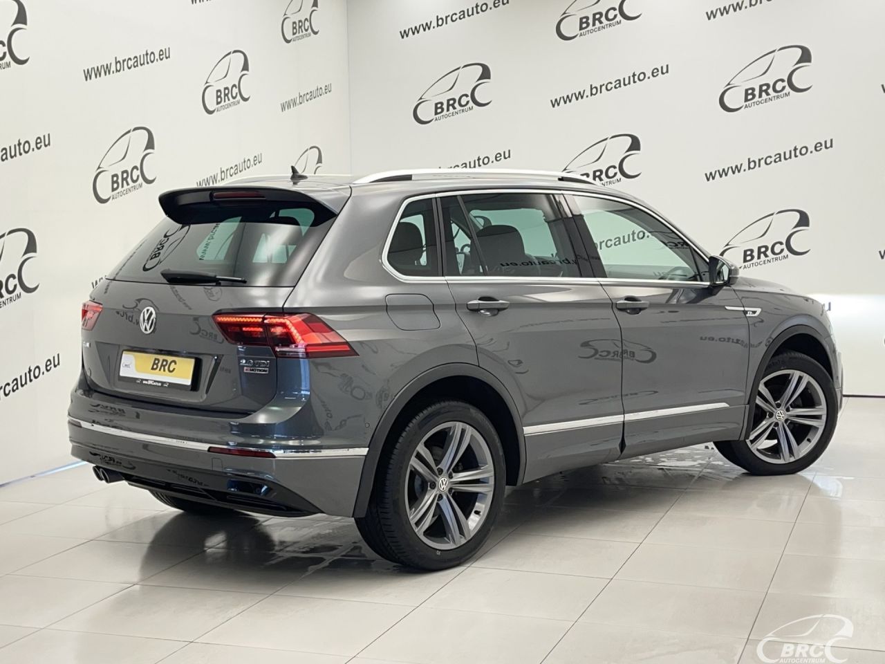 Volkswagen Tiguan | 1