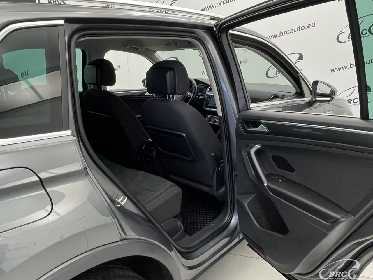 Volkswagen Tiguan | 11