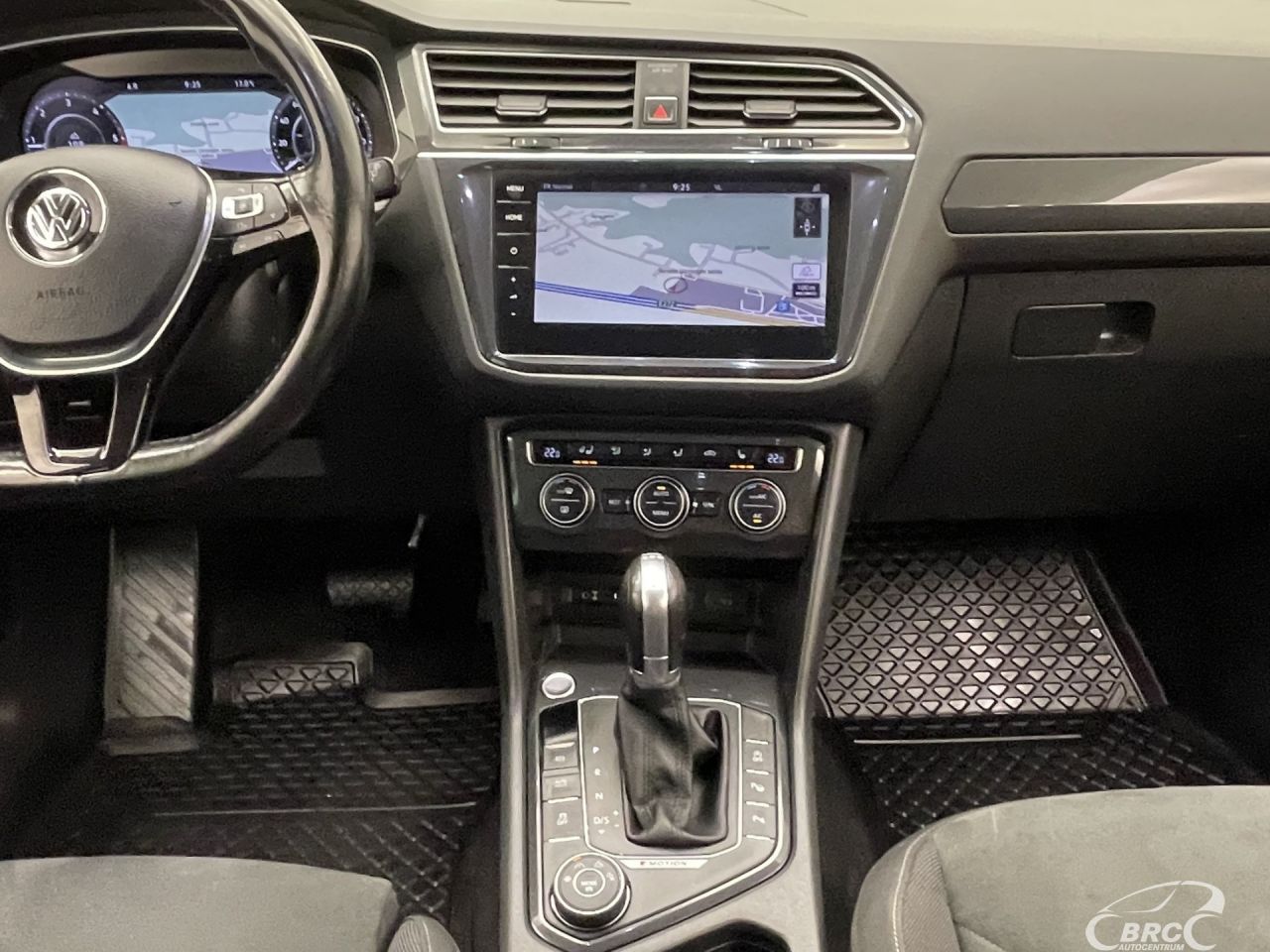 Volkswagen Tiguan | 14