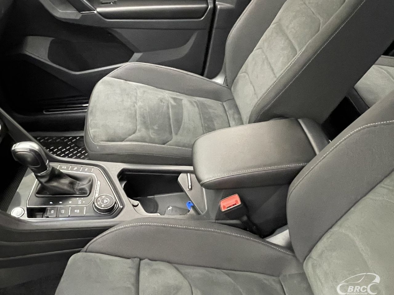 Volkswagen Tiguan | 23