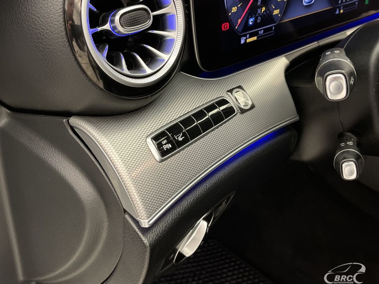 Mercedes-Benz E220 | 25