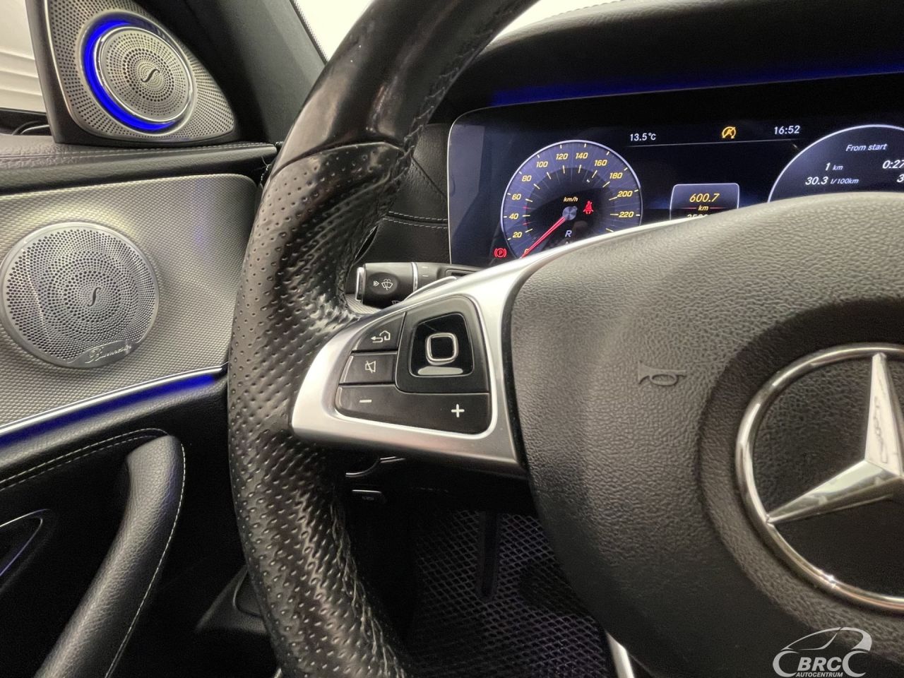 Mercedes-Benz E220 | 30
