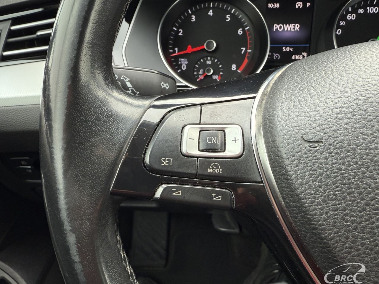 Volkswagen Passat | 23