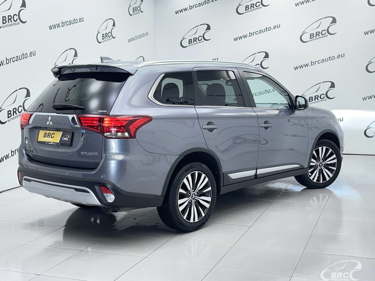 Mitsubishi Outlander | 1