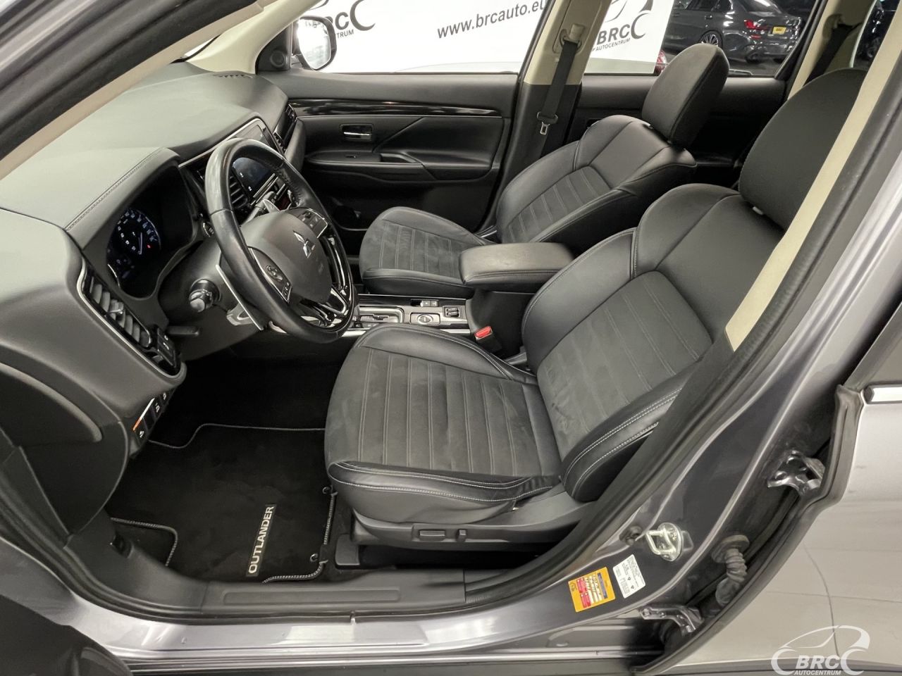 Mitsubishi Outlander | 23