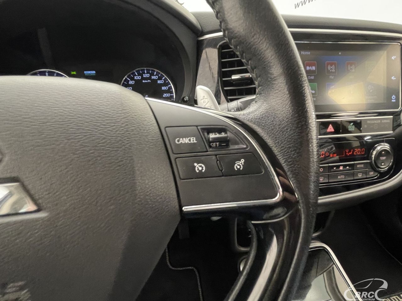 Mitsubishi Outlander | 32