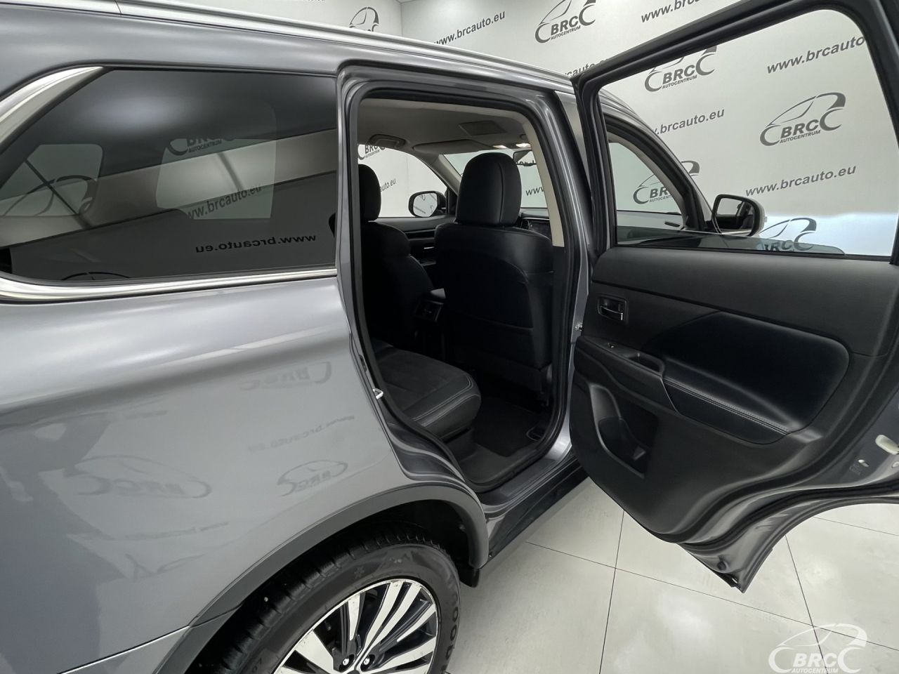 Mitsubishi Outlander | 12