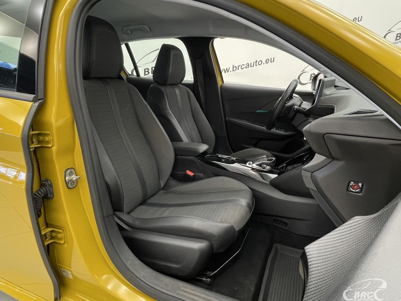 Peugeot 208 | 6