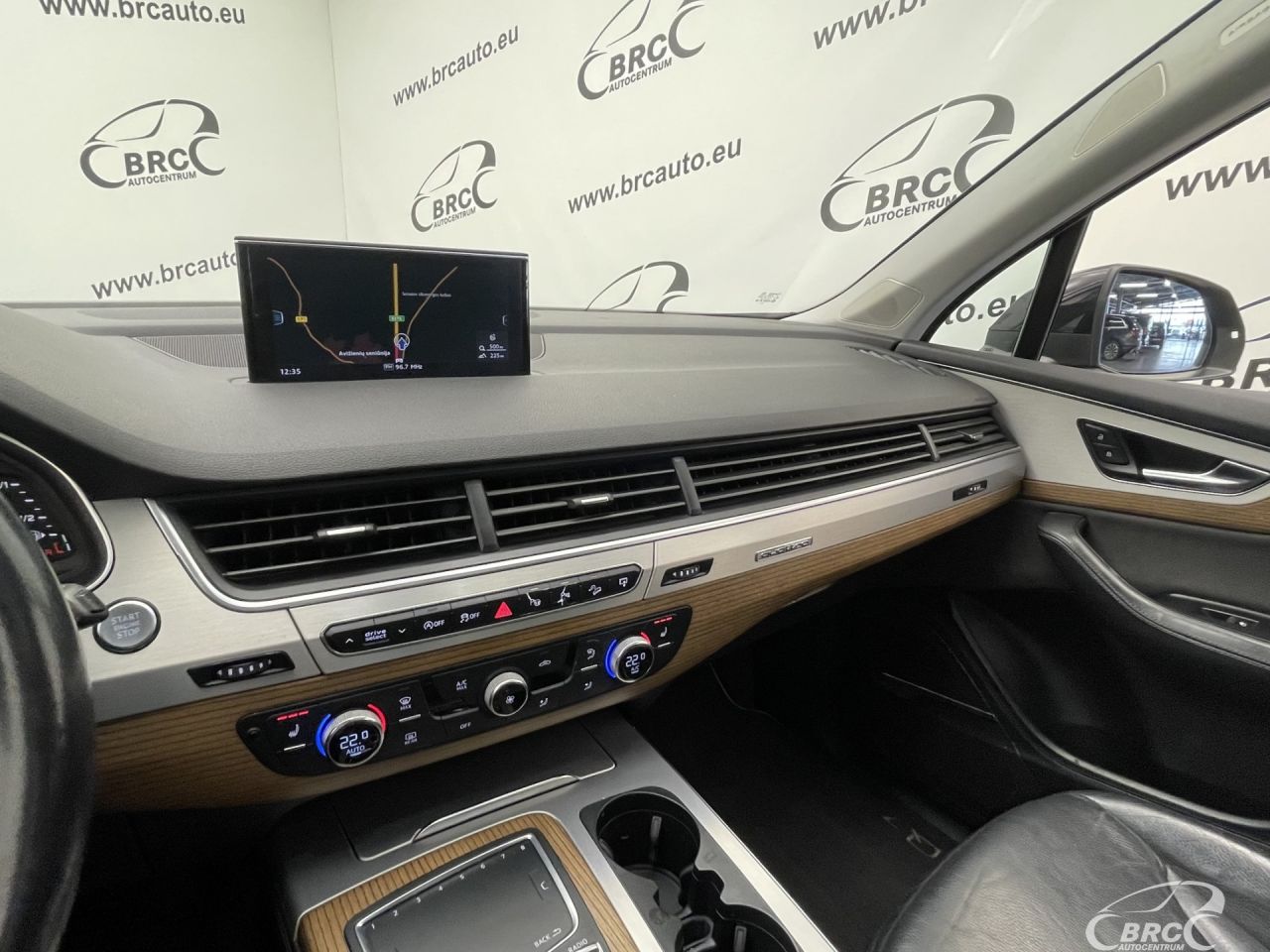 Audi Q7 | 30