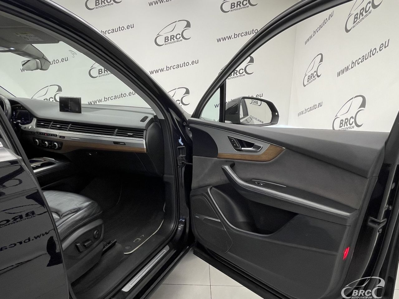 Audi Q7 | 7