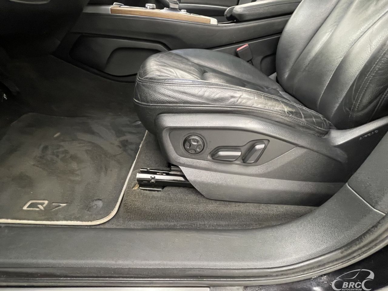 Audi Q7 | 24