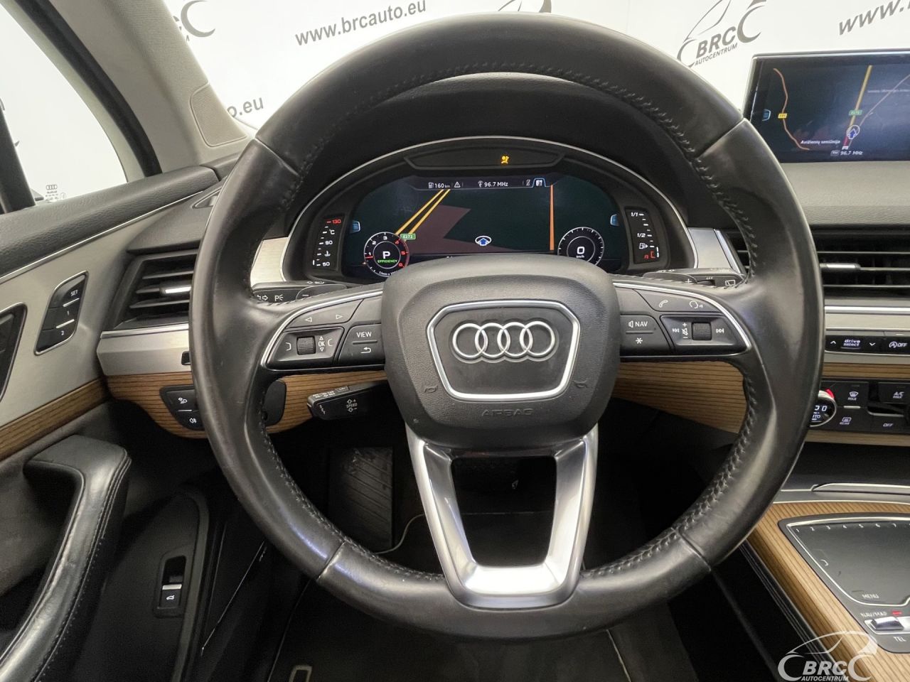 Audi Q7 | 32