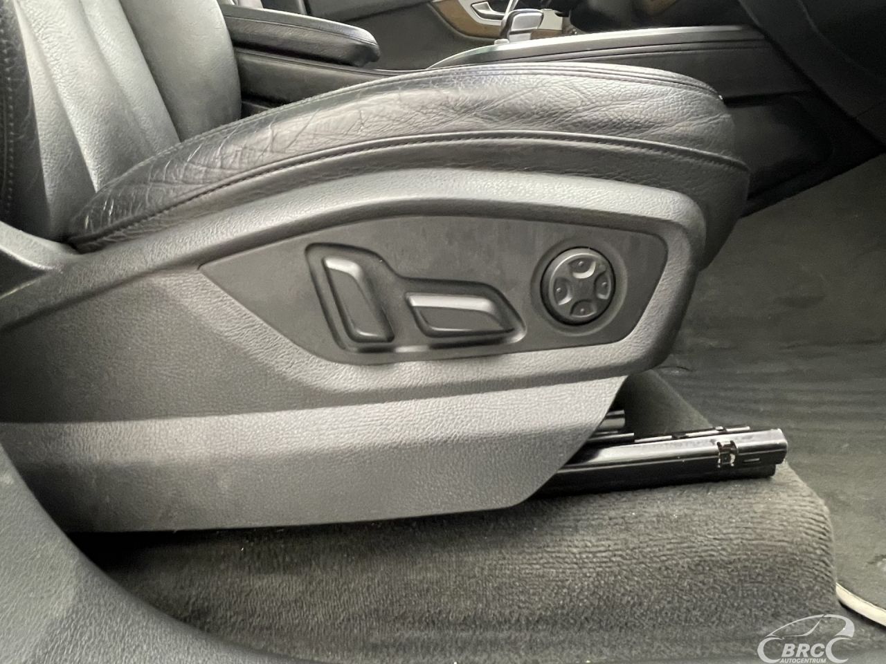 Audi Q7 | 9