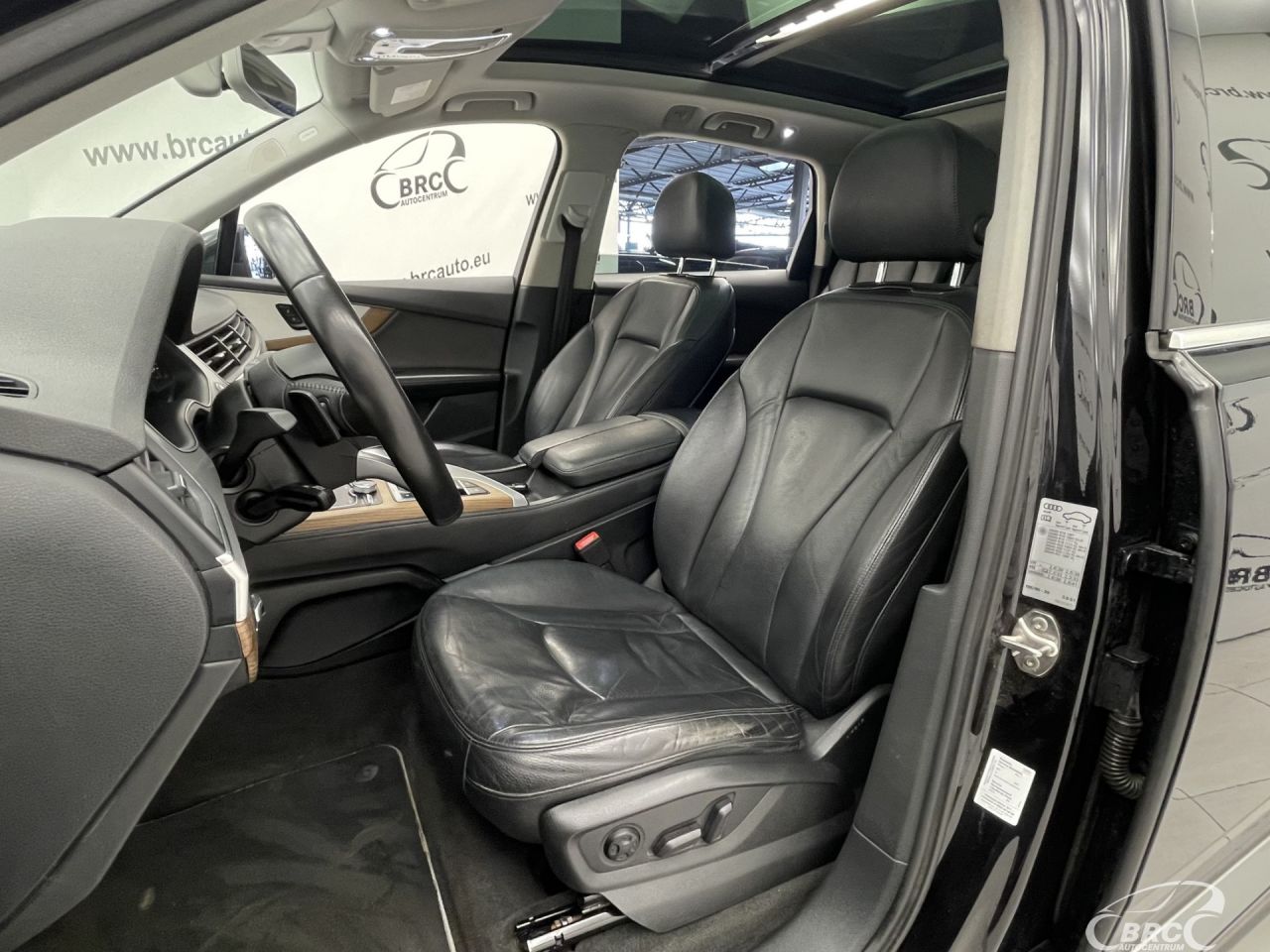 Audi Q7 | 25