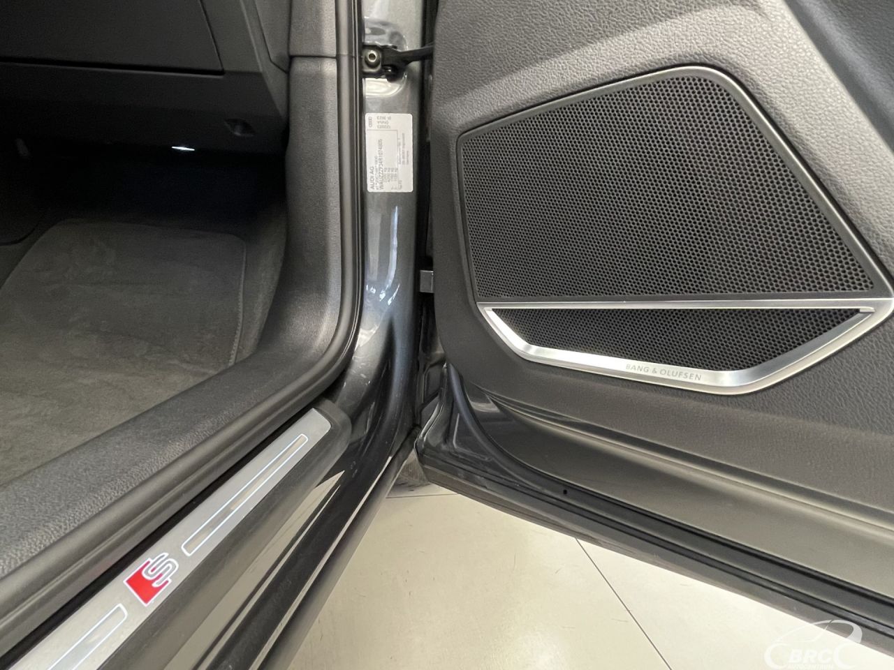 Audi Q3 | 8