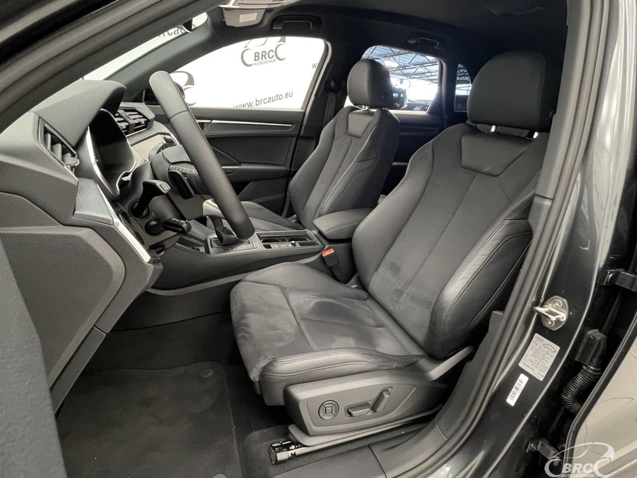 Audi Q3 | 22