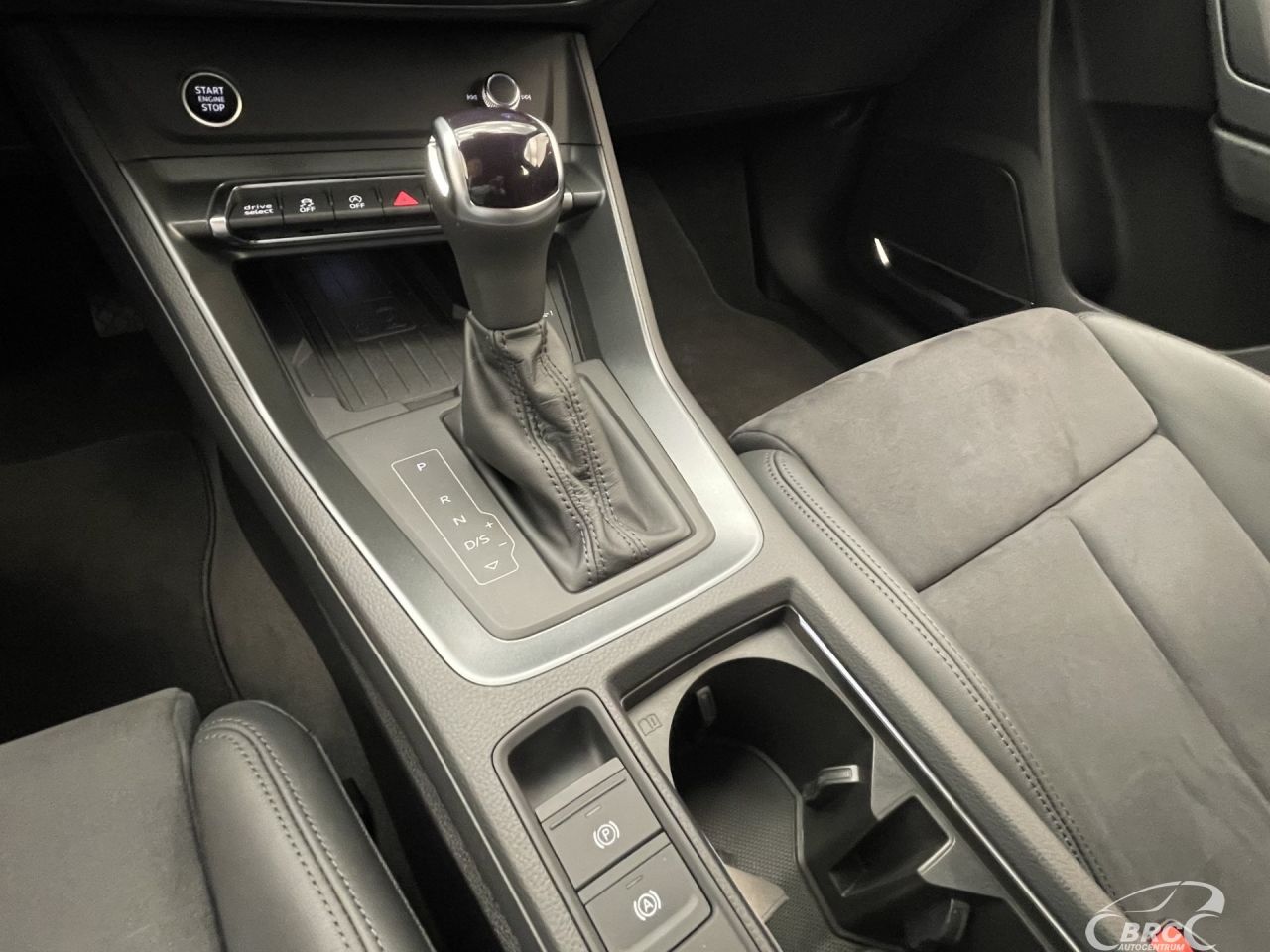 Audi Q3 | 25