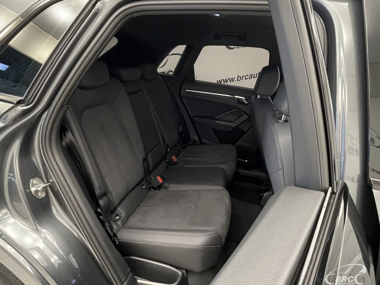 Audi Q3 | 11