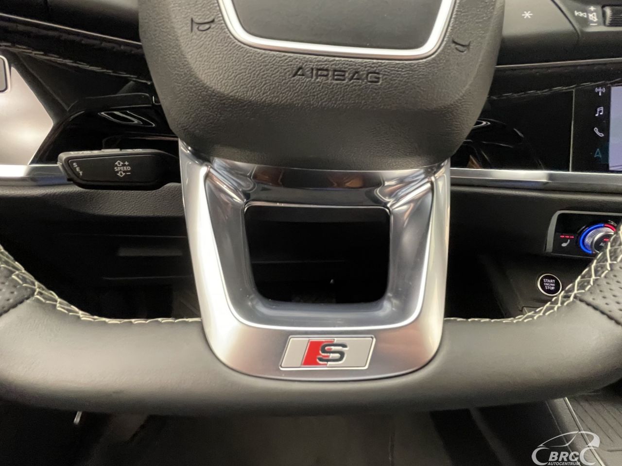 Audi Q3 | 32