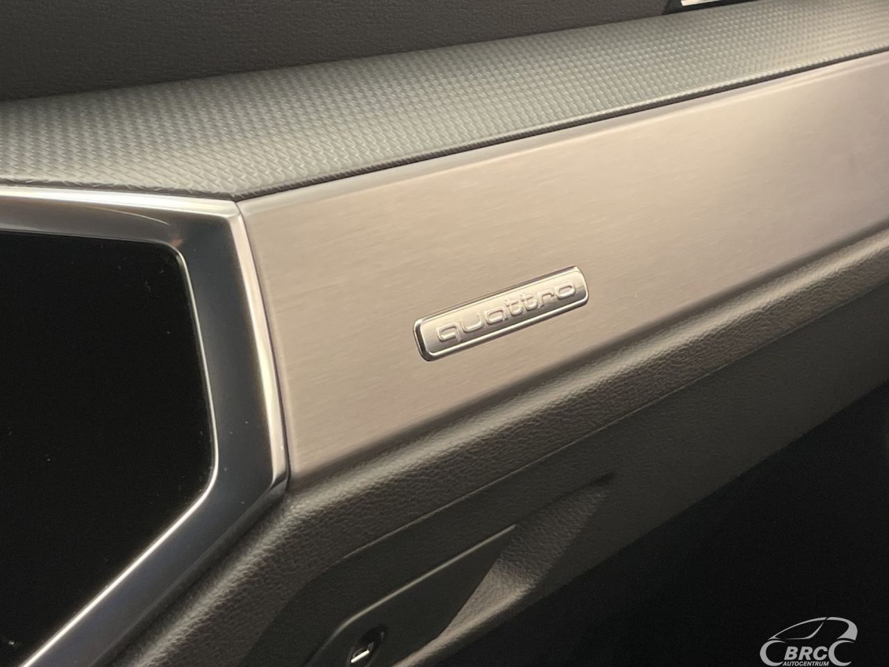 Audi Q3 | 28