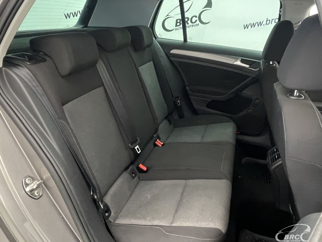 Volkswagen Golf | 10