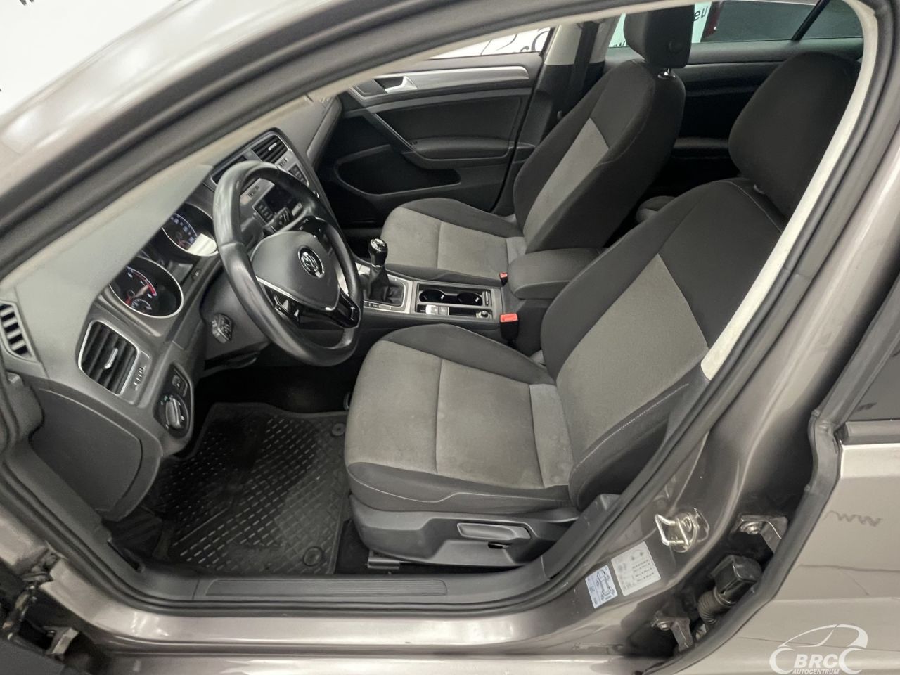 Volkswagen Golf | 19
