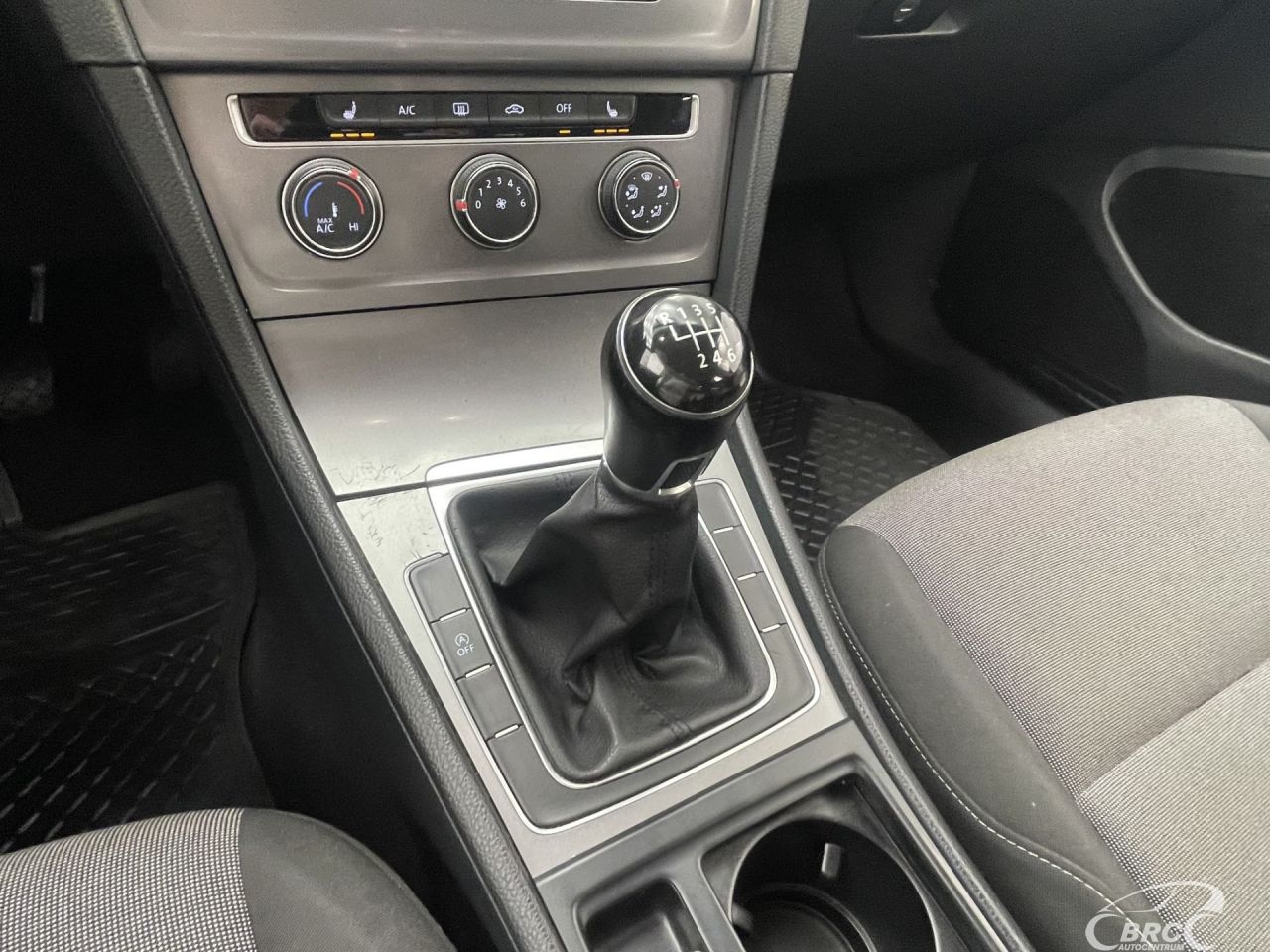 Volkswagen Golf | 23